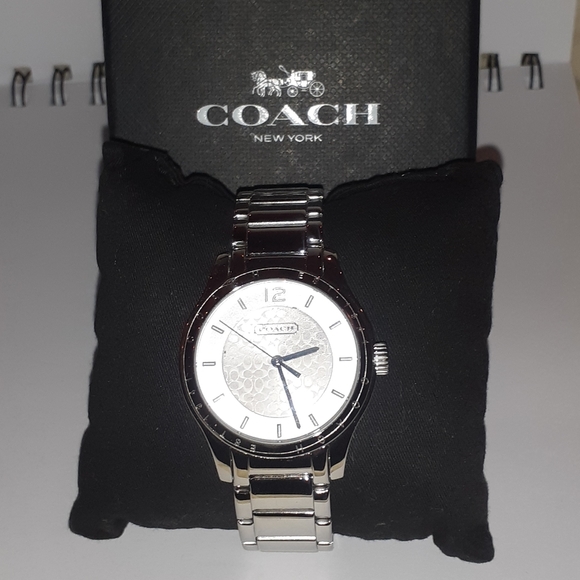 Coach ladies watch - Picture 2 of 6